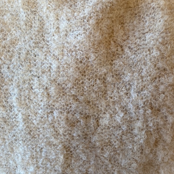 ✌️LIKE NEW ‼️ FREE PEOPLE ALPACA CAPE‼️ - Picture 5 of 16